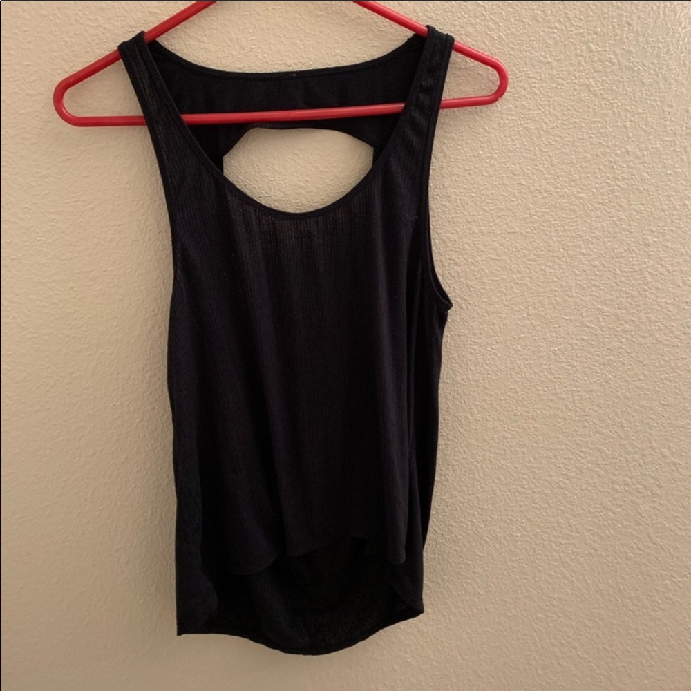 Lululemon tank - Picture 3 of 8